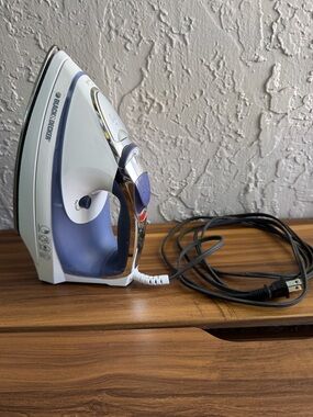 Black & Decker Iron Anti Drip, Vertical Steam, Stainless Steel